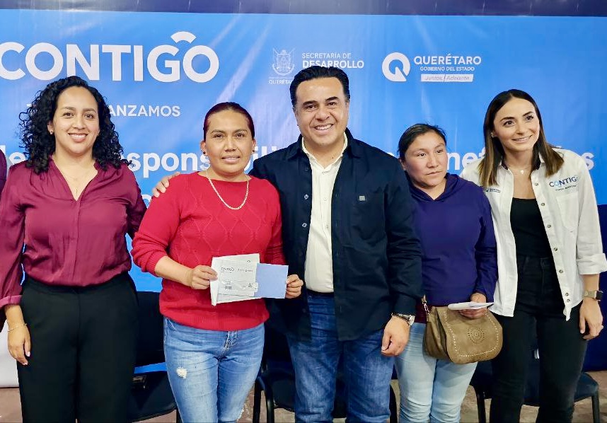 Entrega SEDESOQ Tarjetas CONTIGO a mujeres de Cadereyta